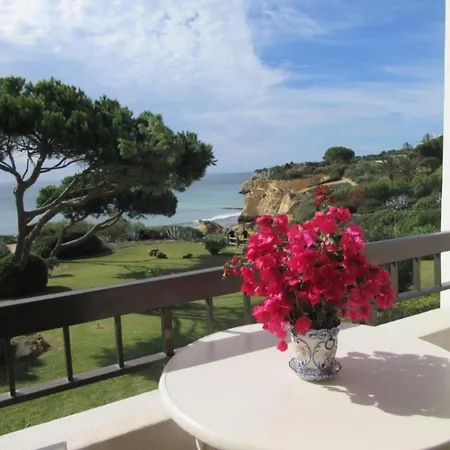 Сasa de vacaciones Terraced House In Armacao De Pera, Algarve Armação de Pêra
